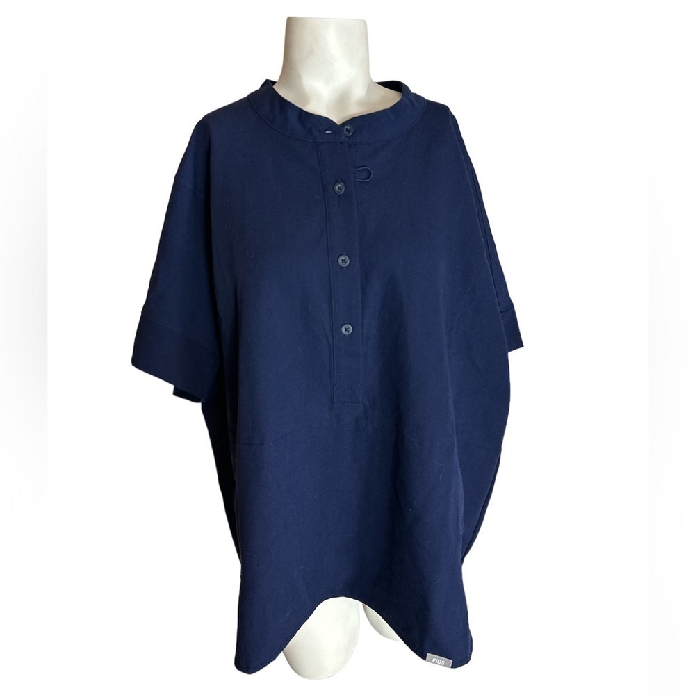 FIGS | FIGS Discontinued Scrub Top 4 button